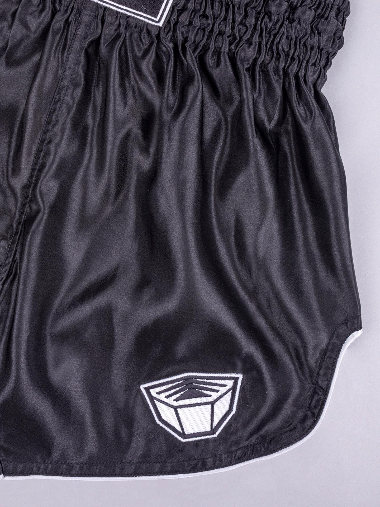 RINGLIFE Muay Thai Shorts, Core, schwarz - Image 4